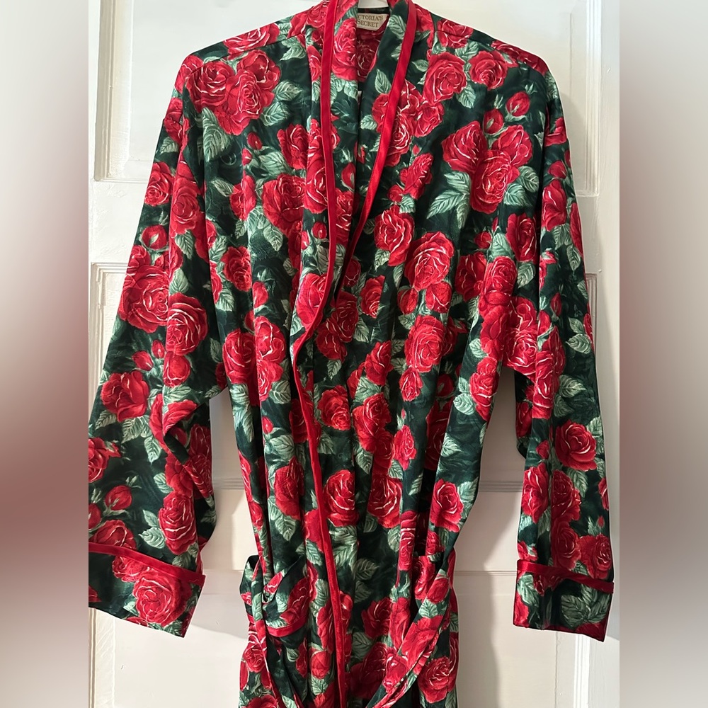 EUC Victorias Secret Full Length Floral Womens M/L Long Sleeve Robe Pockets Belt